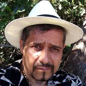 Meet your Posher, Dionicio